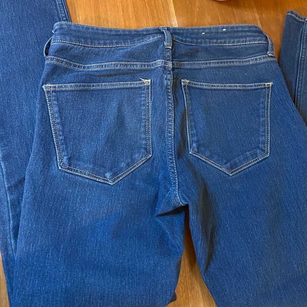 H&M Jeans Eu size 27 (us size 6) dark wash skinny jeans. Worn twice, like new - Picture 4 of 7